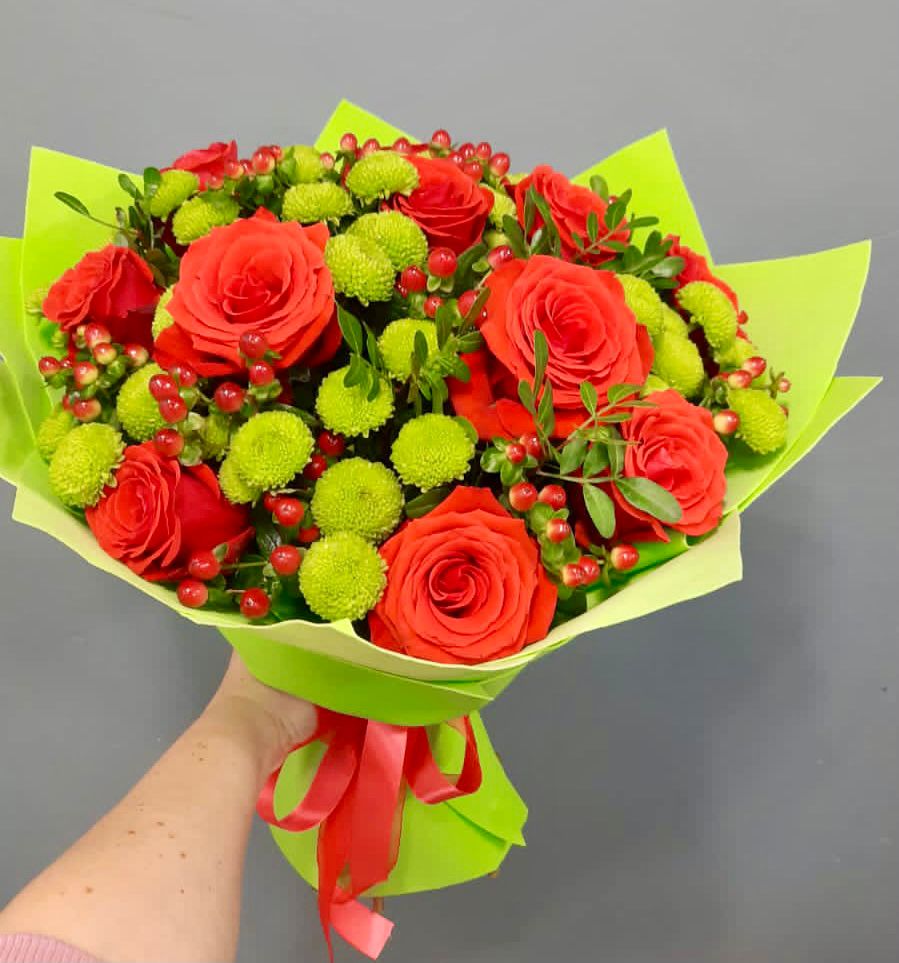 Букет цветов из: Хризантемы и Розы в Акатьево