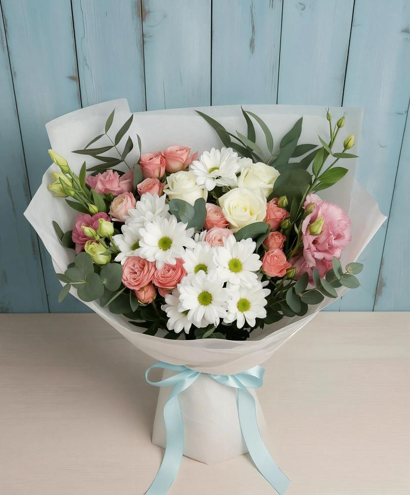Букет цветов из: Розы, Лизиантусы и Хризантемы в Акатьево