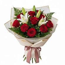 Букет цветов из:  Лилии и Розы в Акатьево