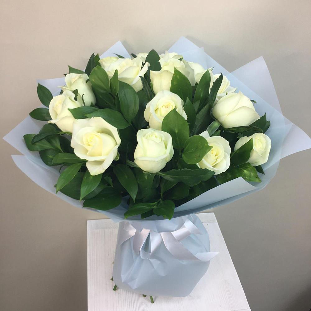 Букет 15 Белых роз Проуд в Акатьево