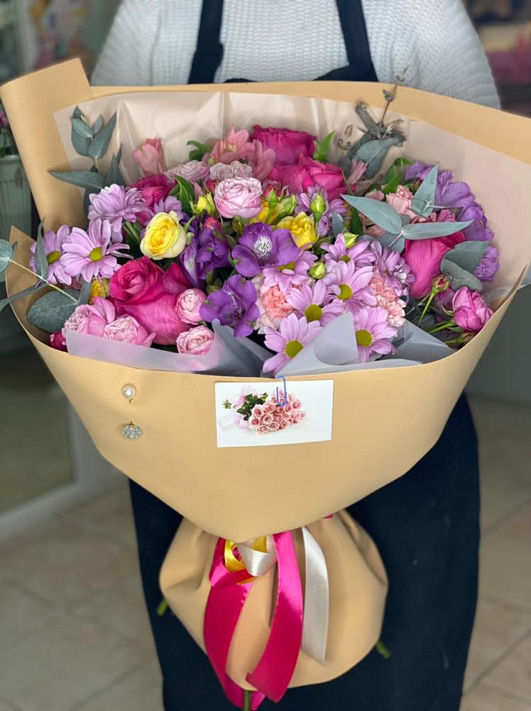 Букет цветов из: Хризантемы, Гвоздики и Альстромерии в Акатьево