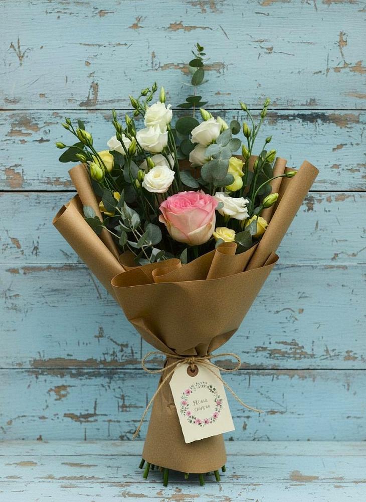 Букет цветов из: Розы и Лизиантусы в Акатьево