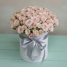 Цветочная композиция из Розы в шляпной коробке в Акатьево