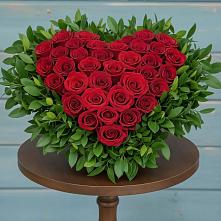 Цветочная композиция из Розы в виде сердца в Акатьево