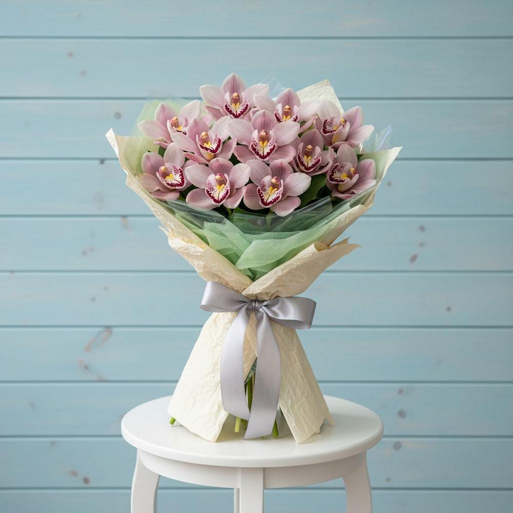 Букет цветов из: Орхидеи и Розы в Акатьево