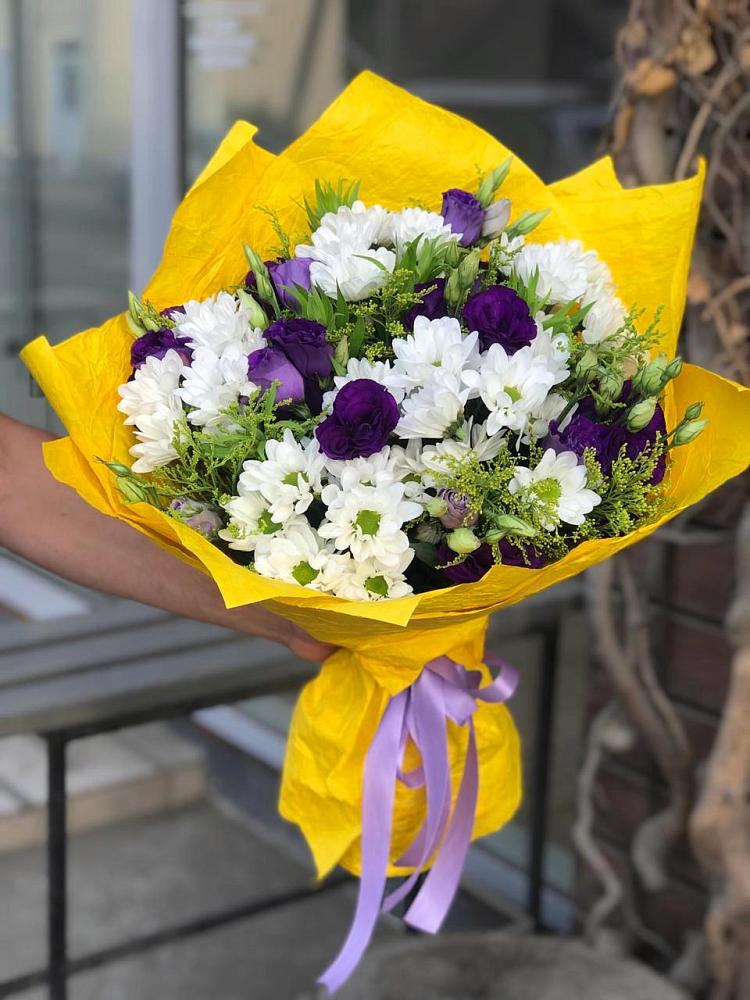 Букет цветов из: Ирисы, Хризантемы и Ромашки в Акатьево