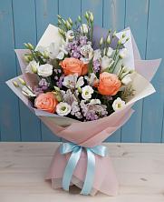 Букет цветов из:  Лизиантусы, Розы, Альстромерии и Гипсофила в Акатьево