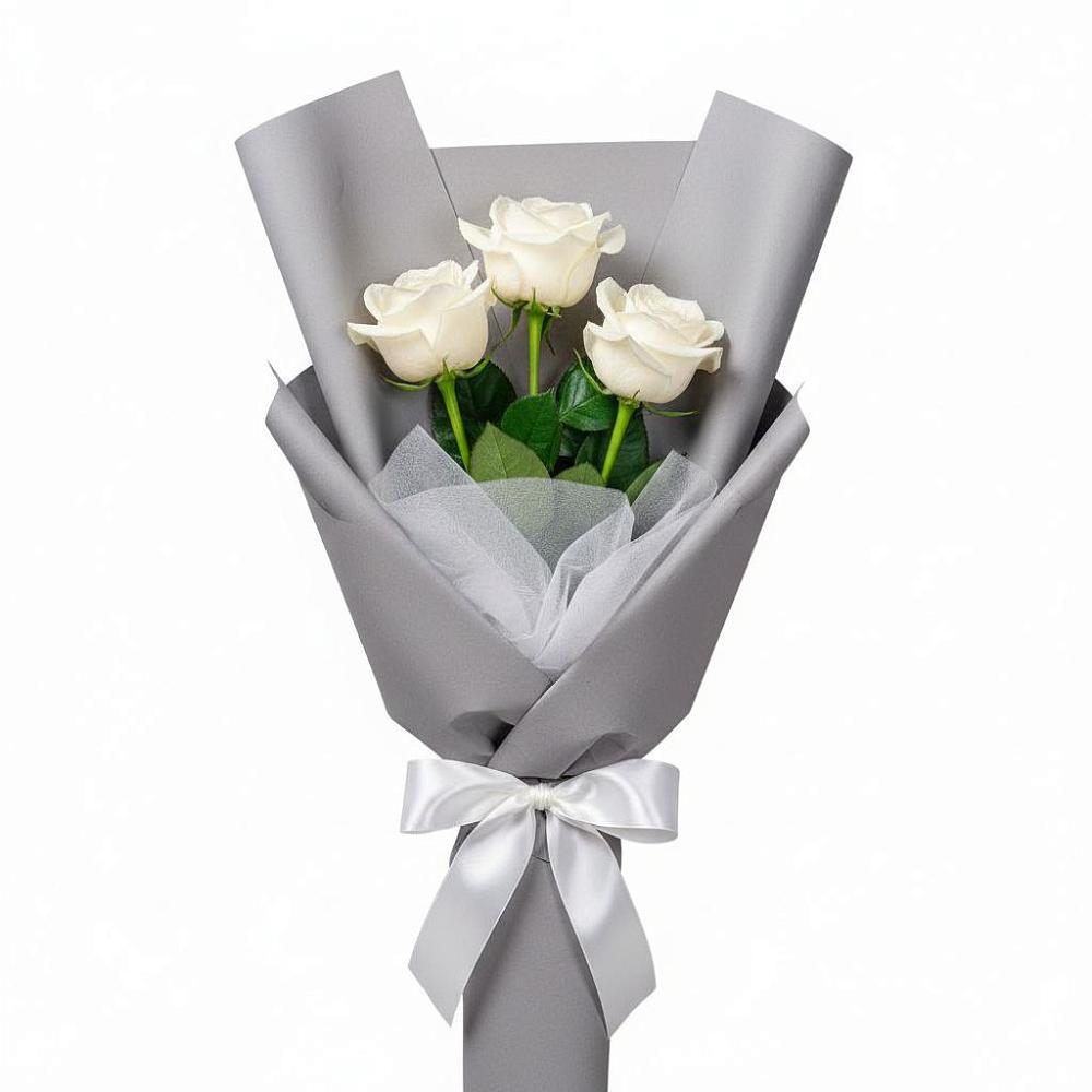 Букет 3 белые розы в Акатьево