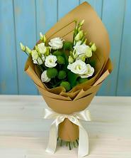 Букет цветов из:  Хризантемы и Лизиантусы в Акатьево