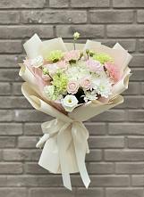 Букет цветов из:  Гвоздики, Розы, Лизиантусы и Хризантемы в Акатьево