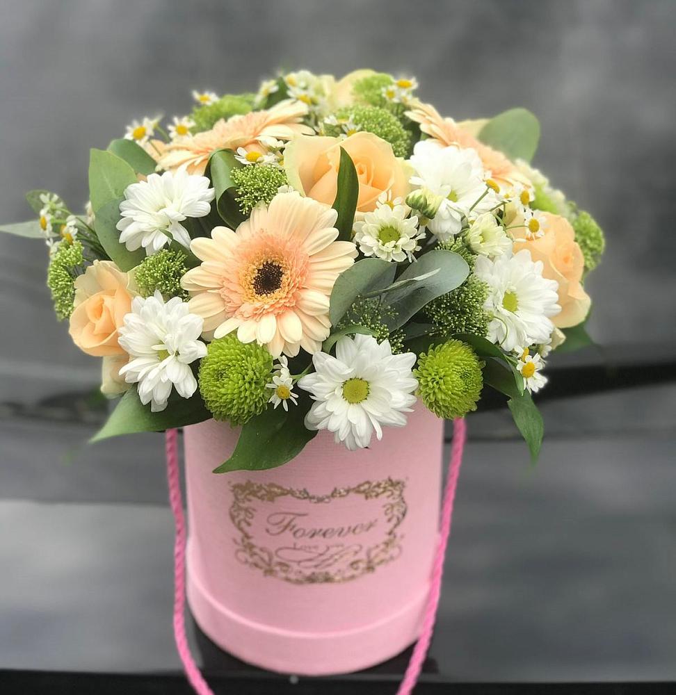 Цветочная композиция из Розы, Герберы и Хризантемы в шляпной коробке в Акатьево