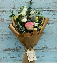 Букет цветов из:  Розы и Лизиантусы в Акатьево