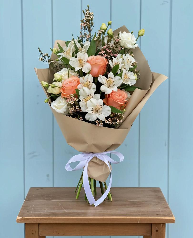 Букет цветов из: Альстромерии, Лизиантусы, Розы и Хризантемы в Акатьево